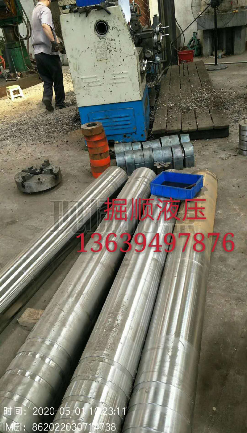 掘順機(jī)械公司五一節(jié)的禮品是生產(chǎn)橋梁千斤頂和頂管機(jī)千斤頂訂單